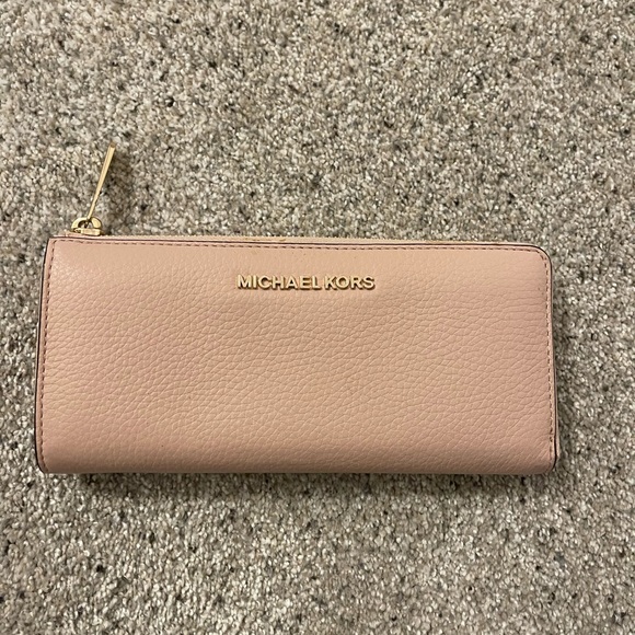 Michael Kors Wallet - Picture 1 of 5